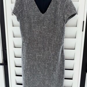 Women’s Banana Republic‎ Gray Sheath Midi Dress V-Neck Short Sleeve